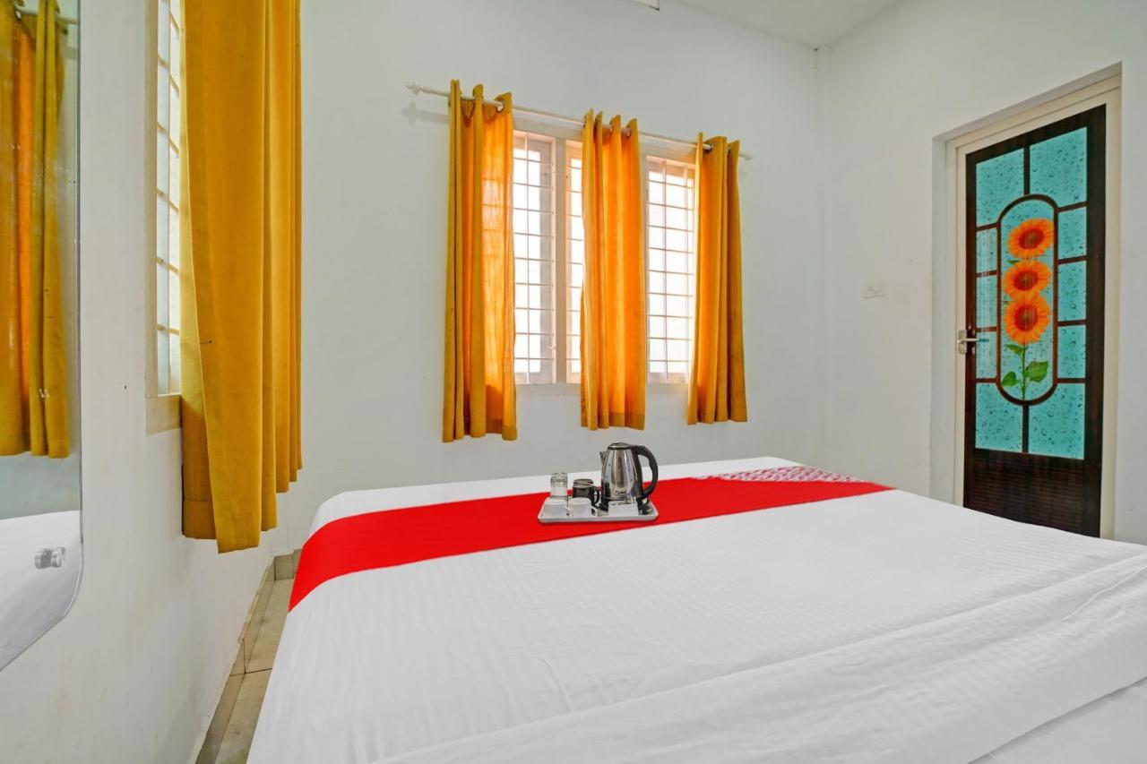 Oyo Thykoodam Sleep Inn Kochi Buitenkant foto