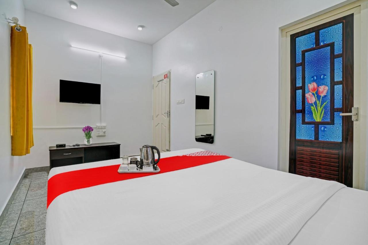 Oyo Thykoodam Sleep Inn Kochi Buitenkant foto