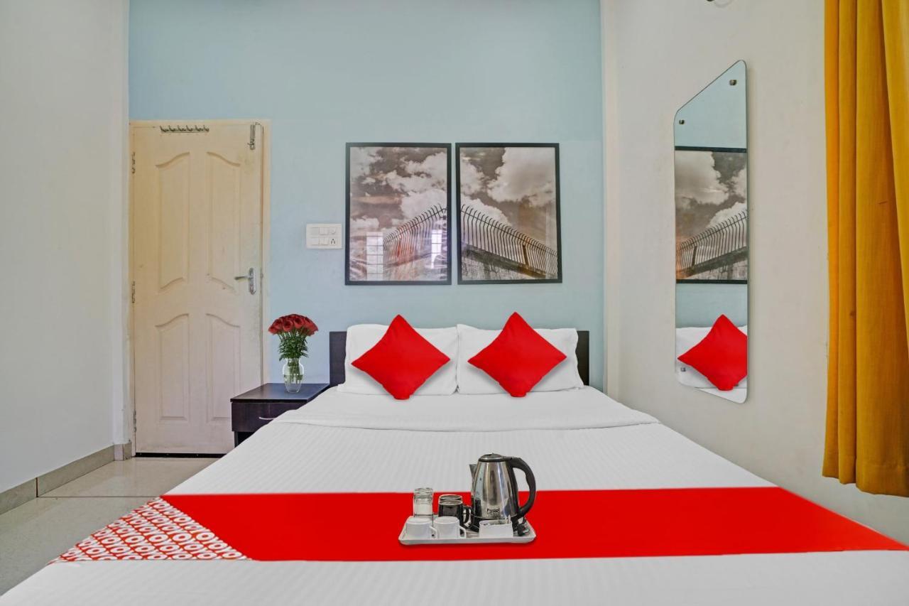 Oyo Thykoodam Sleep Inn Kochi Buitenkant foto